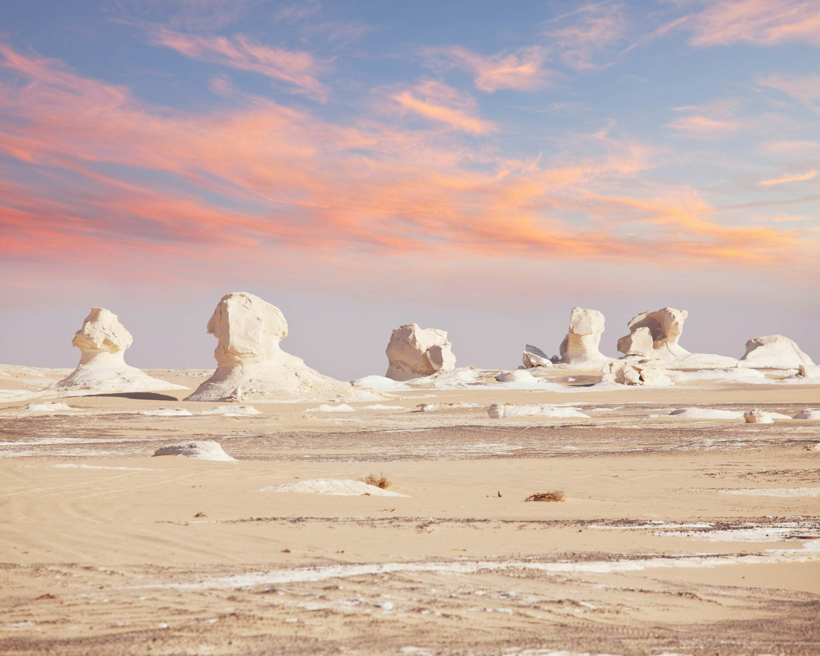 4-Day Oases of Bahariya, Farafra, Dakhla, and Kharga Trip