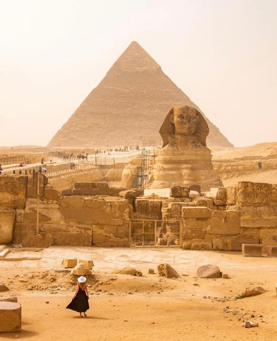 The Pyramids of Giza: Wonders of the Ancient World