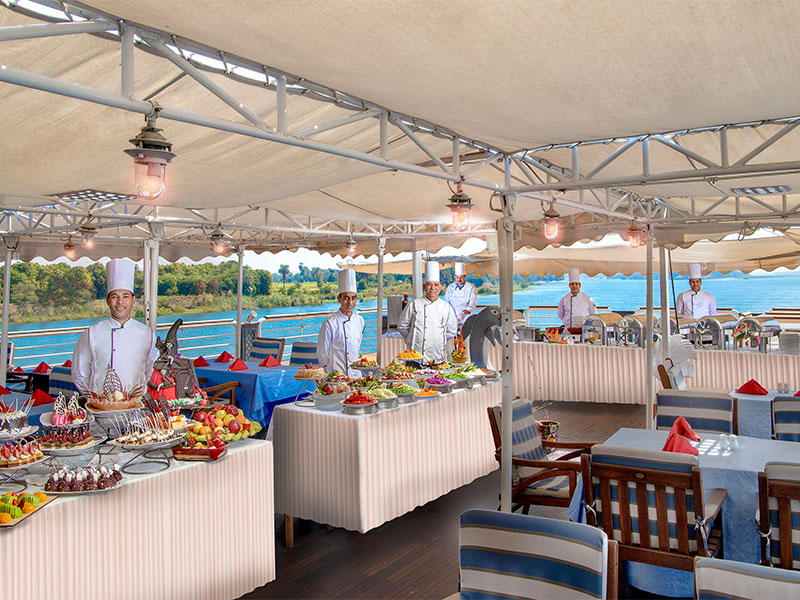 11-sun-deck-buffet