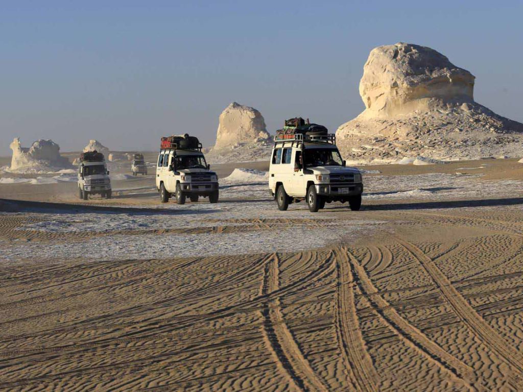 Overnight Safari Trip to Bahariya and White Desert